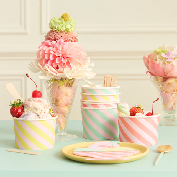 Ice cream is the perfect treat for a picnic or beach party, so delight guests with our mini ice cream van with cups and wooden spoons. Image2
