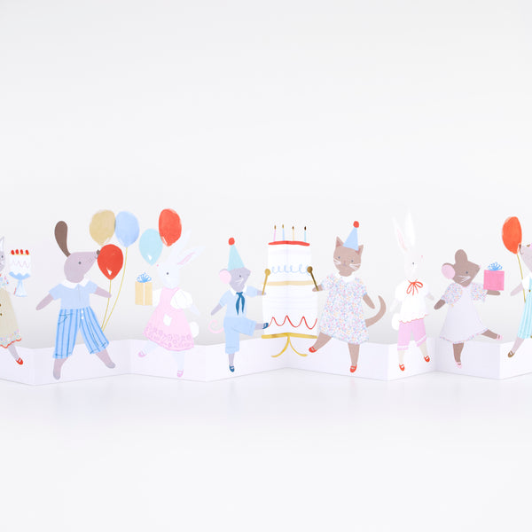 Our animal card is ideal as a birthday card for kids, featuring adorable animals and balloon in a fold-out concertina style for display. Image2