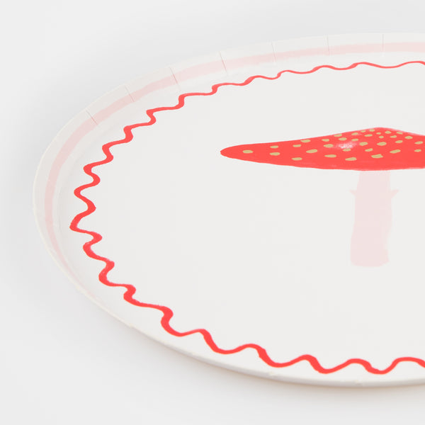 Our side plates, with a festive mushroom Christmas design, are ideal for small savoury and sweet treats. Image3