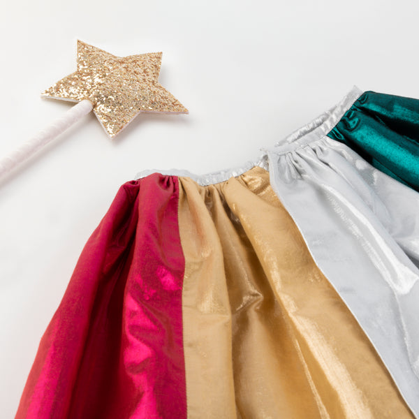 Our lamé metallic fabric cape in 6 colours is perfect for dress up for kids. Image3