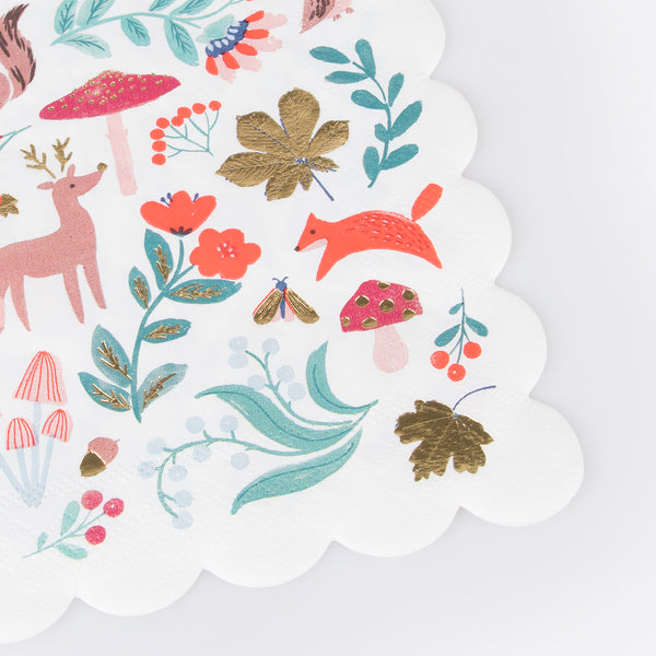 Our party napkins, with wintry woodland animals and flowers, will look amazing on your Christmas table. Image2