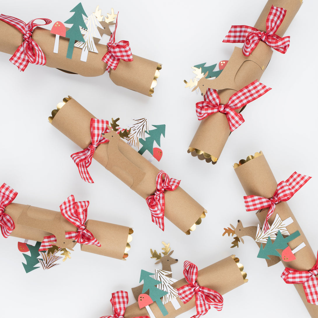 Our family crackers, with adorable 3D animal and woodland details,  contain a "Guess Who' game for family fun.