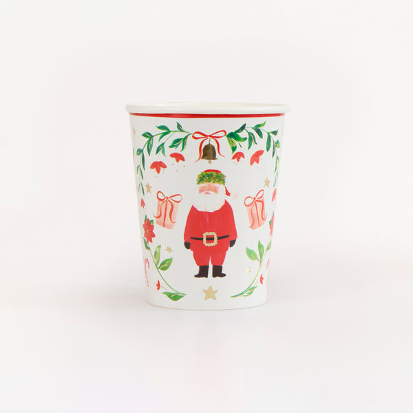 Let Santa make your Christmas party look sensational, with our special set with plates, napkins and cups and a large decoration. Image8