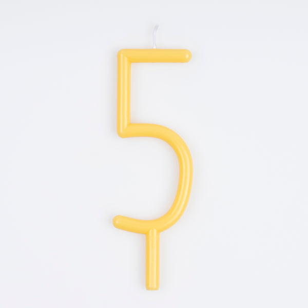 Add decoration, and numbers, to a birthday cake with our number candles in soft colours.,Add decoration, and numbers, to a birthday cake with our number candles in soft colours. Image1