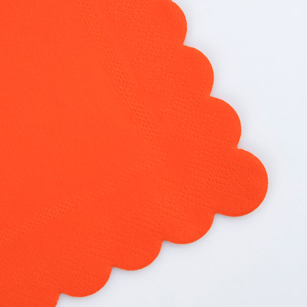 Our paper napkins, in bright red, have a stylish scalloped edge - perfect for a romantic meal. Image2