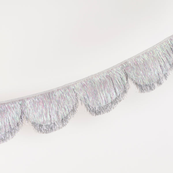 Use our silver tinsel garland to make your Christmas celebrations and New Year parties look amaziing. Image3