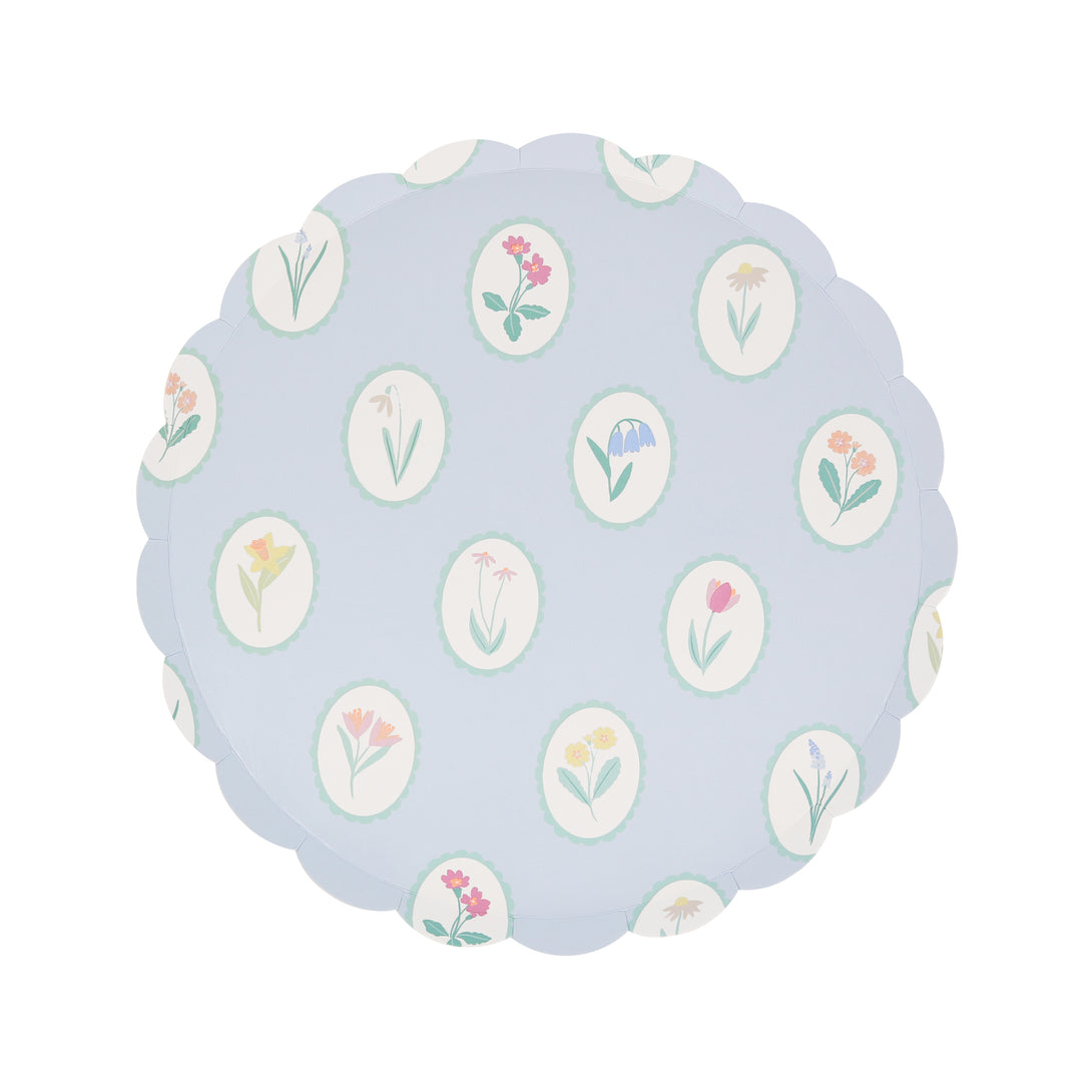 Our side plates, crafted in pastel colours with floral designs, are perfect for all stylish celebrations.