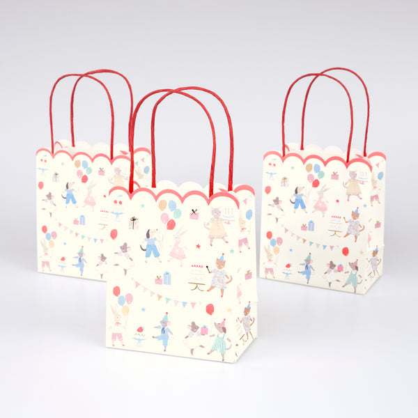 Our animal party bags feature soft colours with modern pops of red, ideal for first birthday parties, baby showers and pre-school birthday parties.