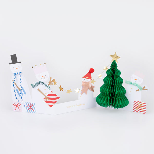 Our snowman card has lots of special embellishments, a 3D Christmas tree and a shiny mini garland, perfect as a Christmas decoration.