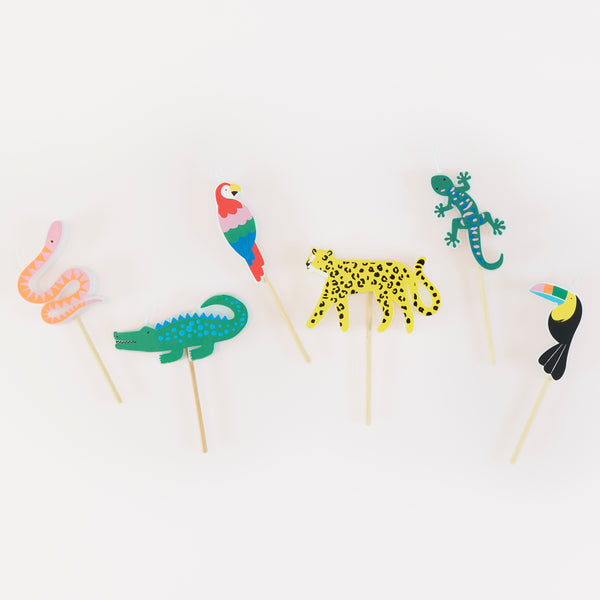 Make your birthday cake look super exotic with our jungle animal candles, perfect for a jungle party. Image3