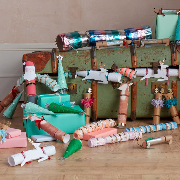 Leaping Reindeer Medium Crackers Image5