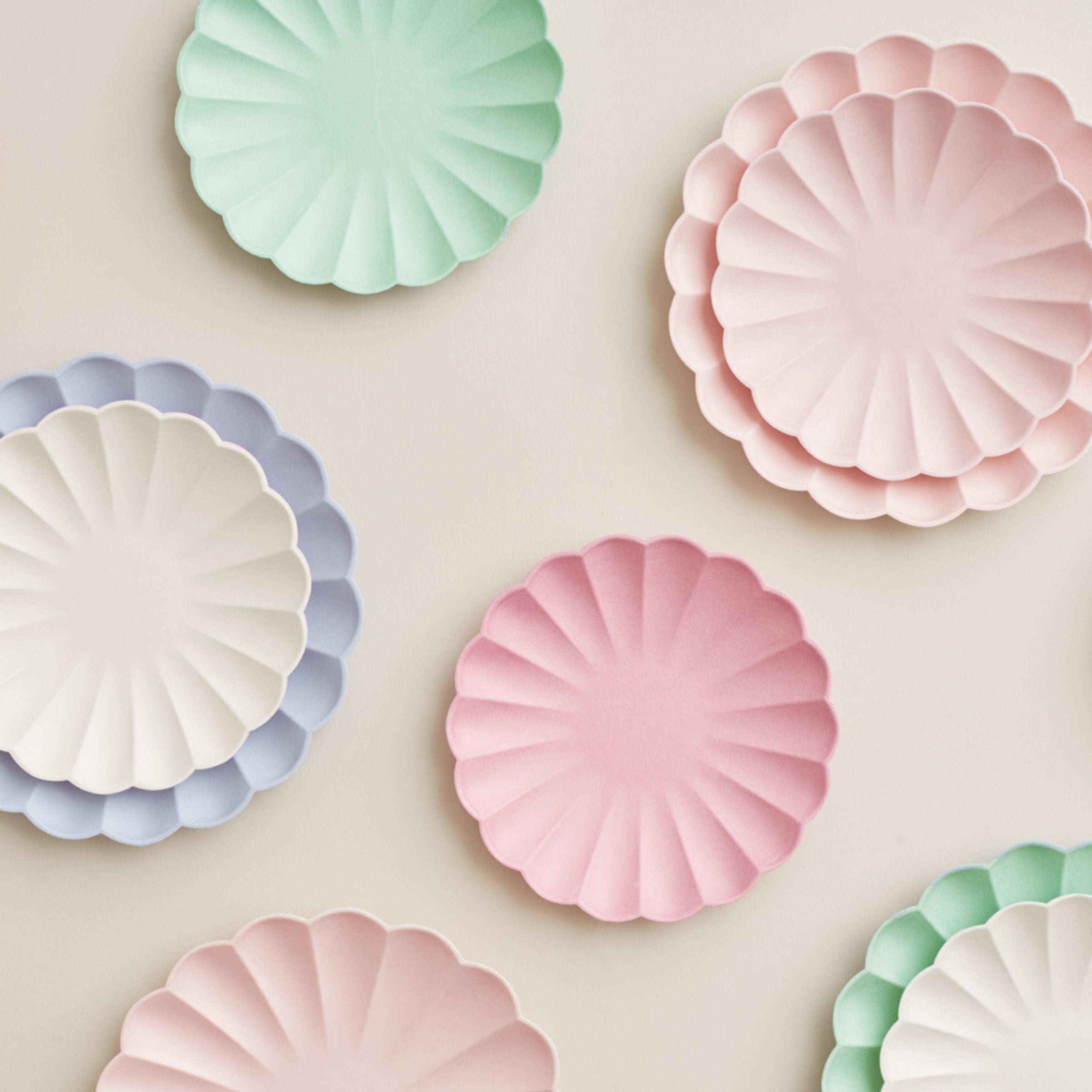 Small Bubblegum Pink Compostable Plates