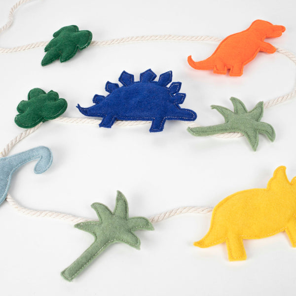 Felt Dinosaur Garland Image3
