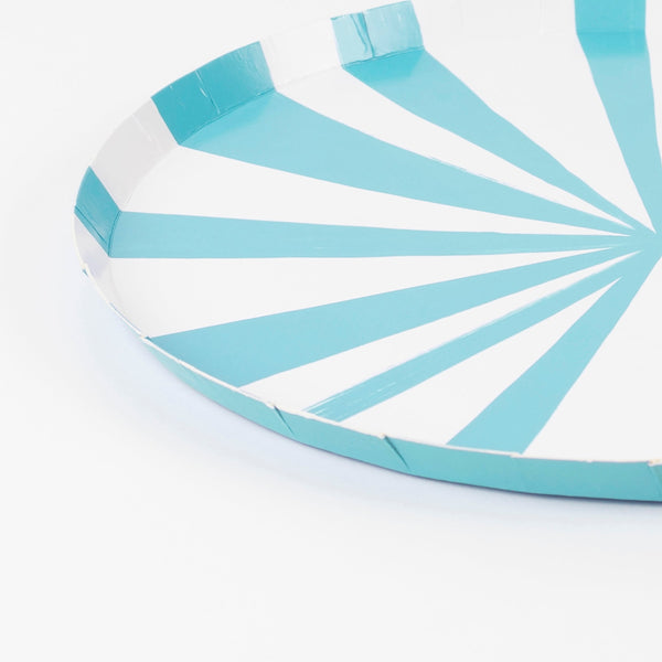 Our paper plates, are ideal to add to your birthday party supplies. Image2