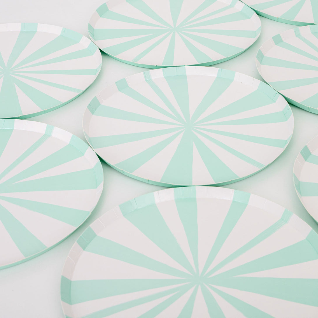 These paper plates, with mint stripes, are ideal as side plates for a dinner party or as small plates for a kids party or as cocktail plates.