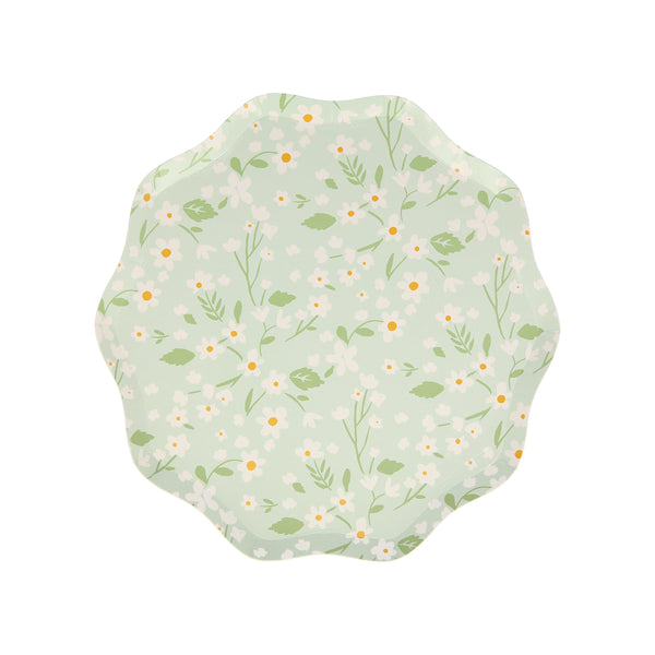 Our paper plates have a pretty design of ditsy florals, perfect as cocktail plates, picnic plates or for garden parties. Image4