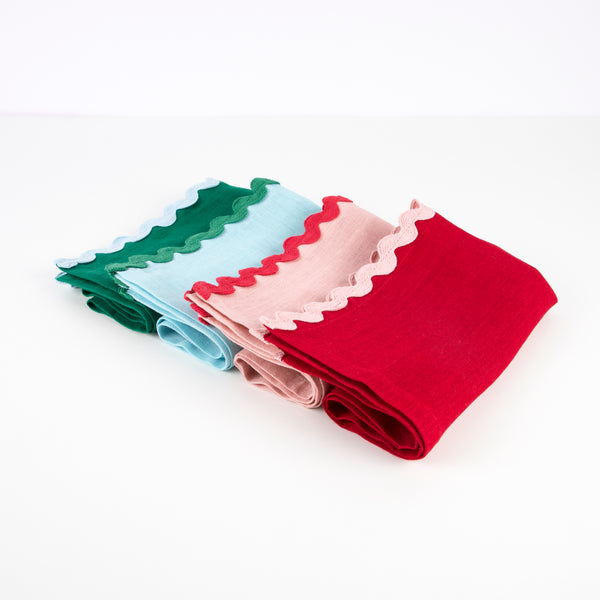 Our green, pink and red fabric napkins, with ric rac details, are perfect for Christmas tableware. Image3