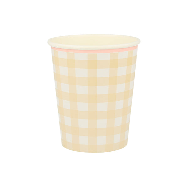 Our paper cups, with a classic gingham print, are perfect as picnic cups. Image6