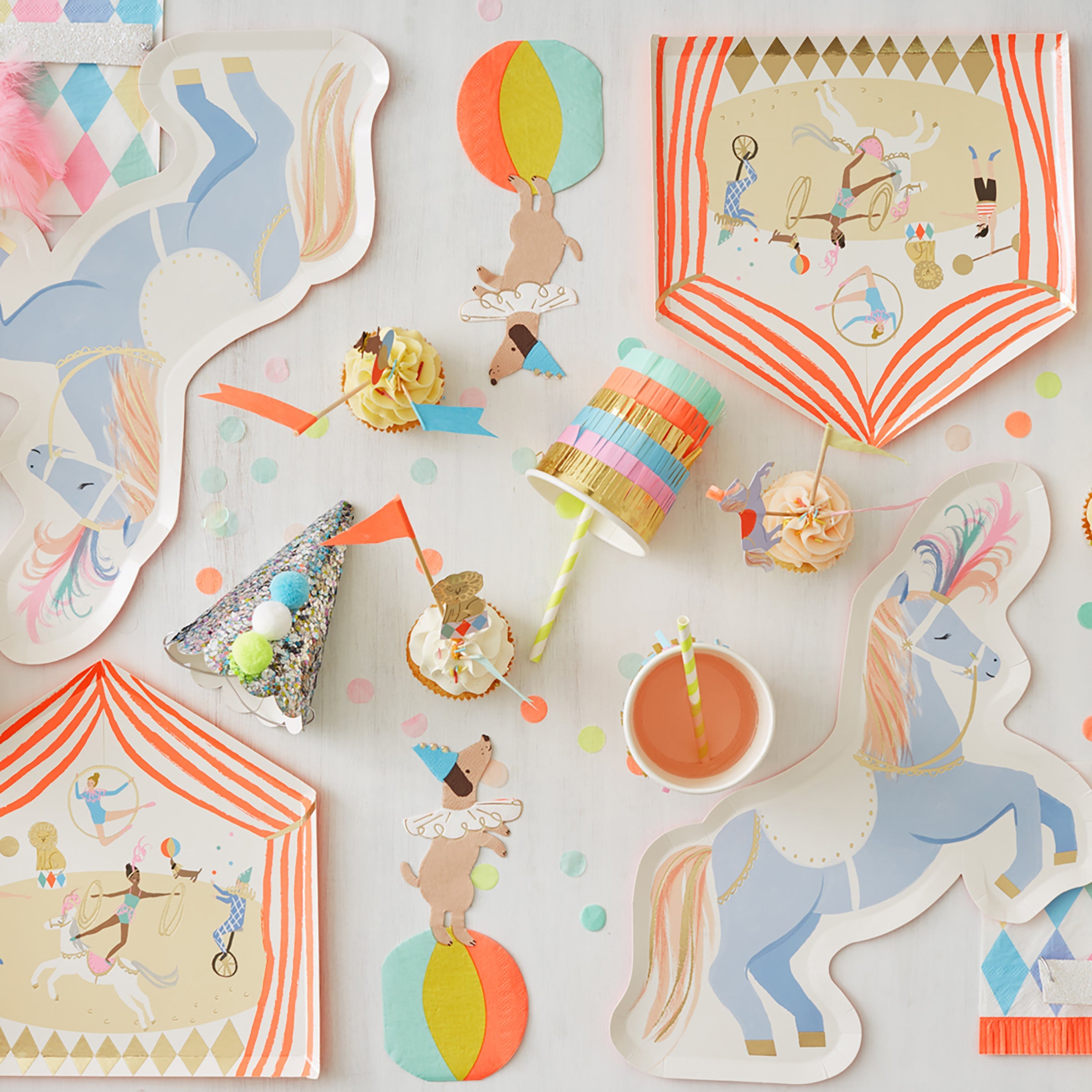 These stunning paper napkins, in the shape of a circus dog balancing on a striped ball, are perfect for a circus party.