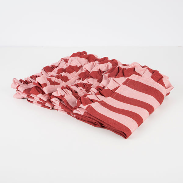 Our fabric napkins in festive red and pink are wonderful Christmas tableware. Image4