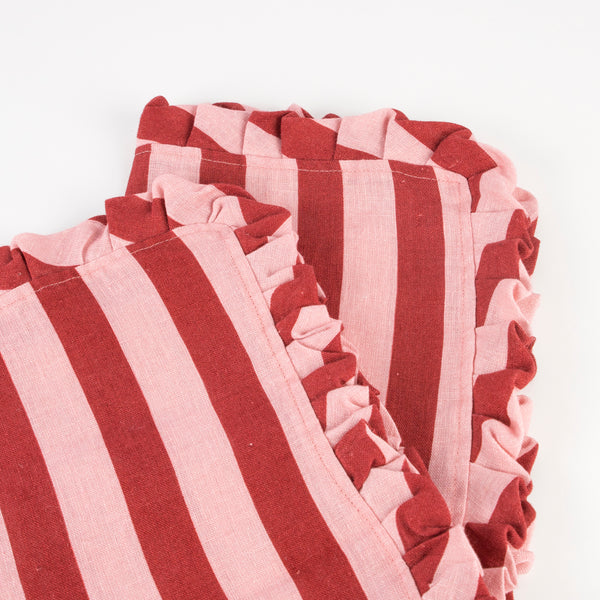 Our fabric napkins in festive red and pink are wonderful Christmas tableware. Image3
