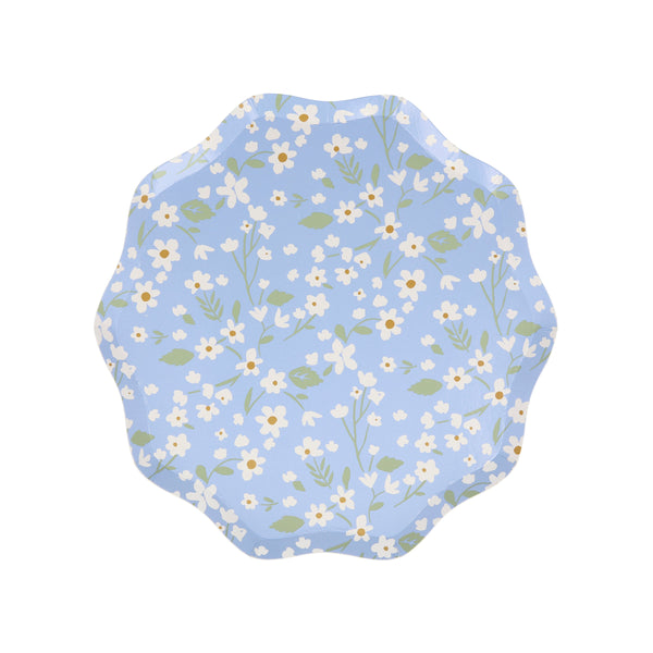 Our paper plates have a pretty design of ditsy florals, perfect as cocktail plates, picnic plates or for garden parties. Image5