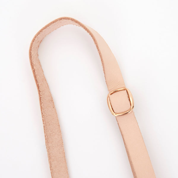 Our kids handbag, crafted from straw, is made to look like a pretty cottage. Image5