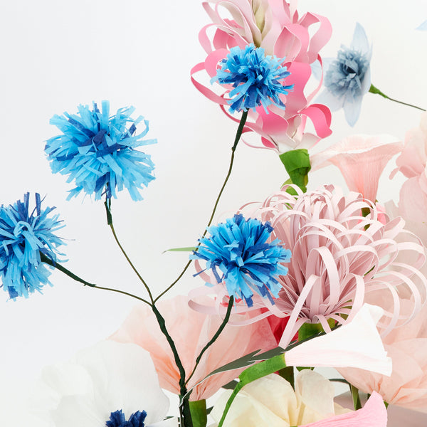 Our beautiful summer table decoration is crafted with stunning paper flowers and leaves. Image4