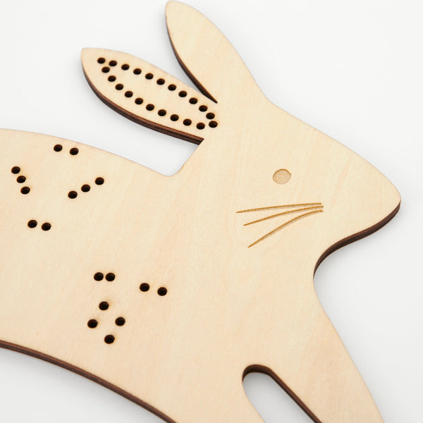 Kids who love crafts will adore this creative gift, with a wooden bunny to embroider, perfect as an Easter gift for kids. Image5