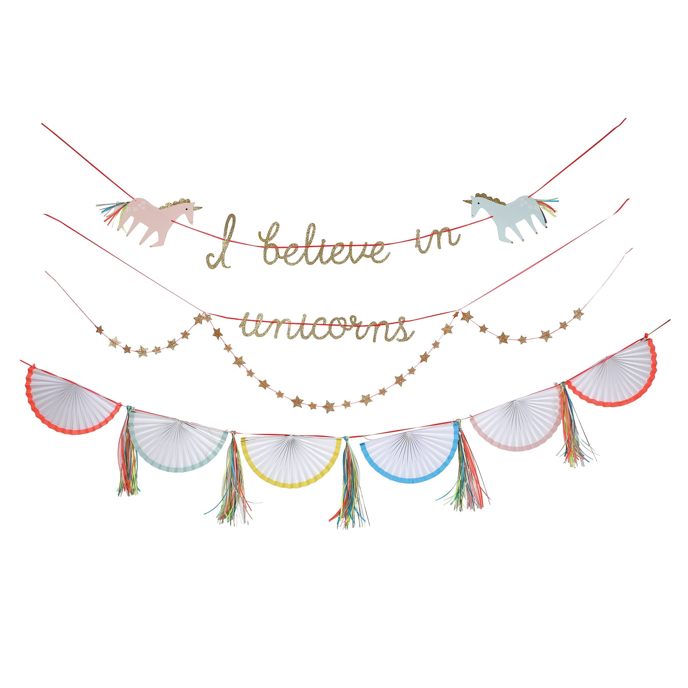 This wonderful unicorn party decoration include pastel unicorns, gold glitter, ribbons and the words "I Believe in Unicorns".