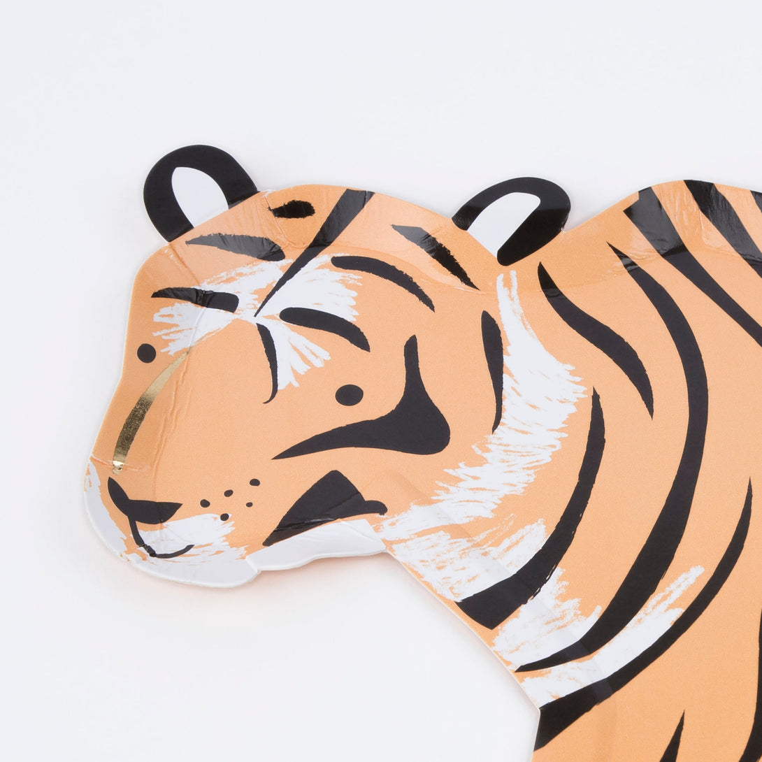 Make your safari birthday party look amazing with our party plates, in the shapes of tigers.