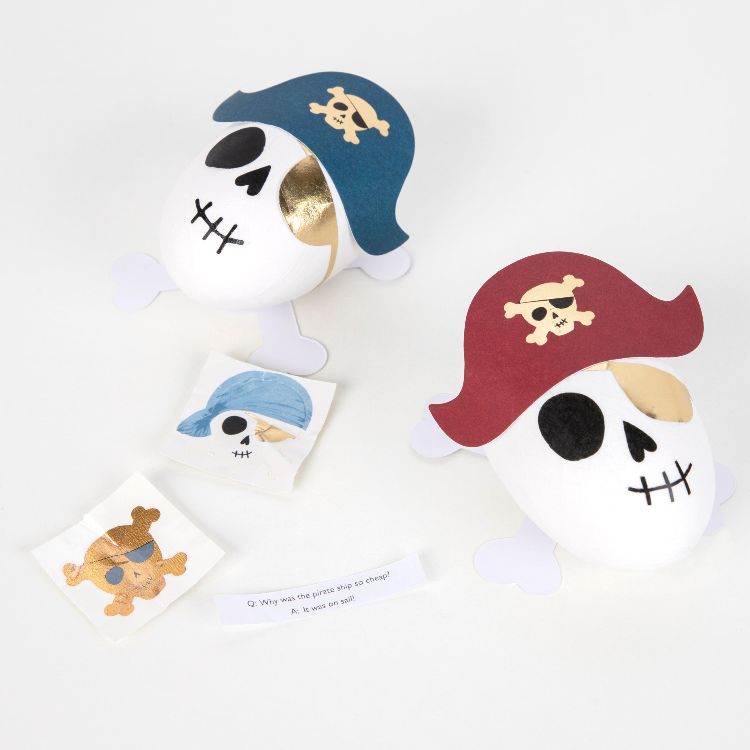 Make your pirate party look amazing with our pirate decorations filled with pirate gifts.