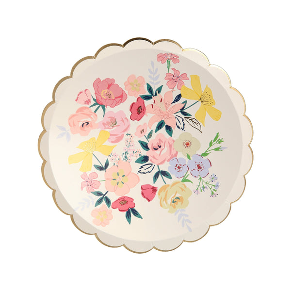 Our paper small plates with beautiful flowers are perfect for a garden party or picnic. Image3