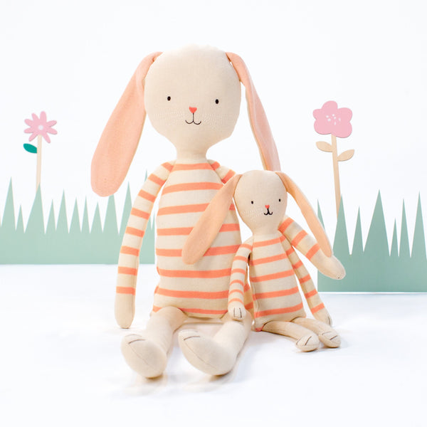 Alfalfa bunny is crafoted from knitted organic cotton, with floppy ears, a pompom tail and sweet stitched features. Image6