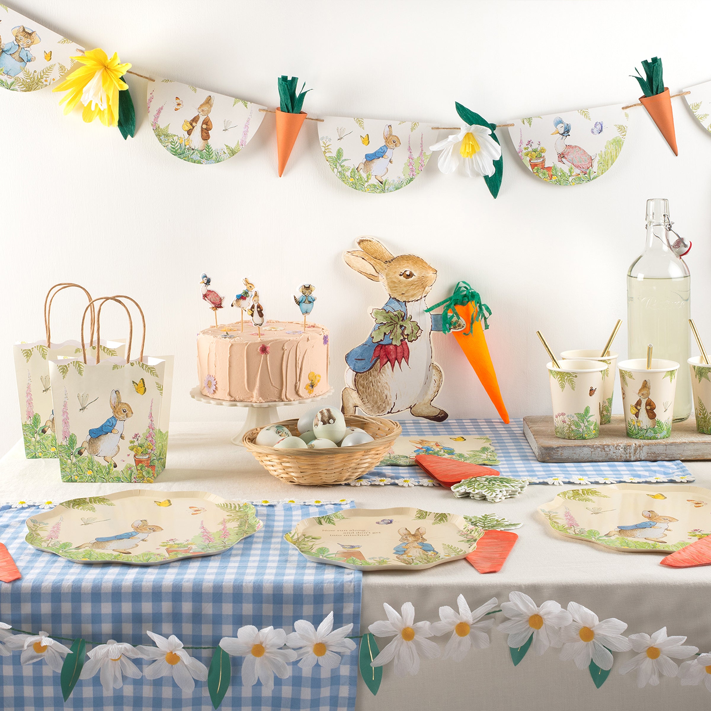 Our special party bags for kids feature Peter Rabbit, scalloped borders and paper handles.