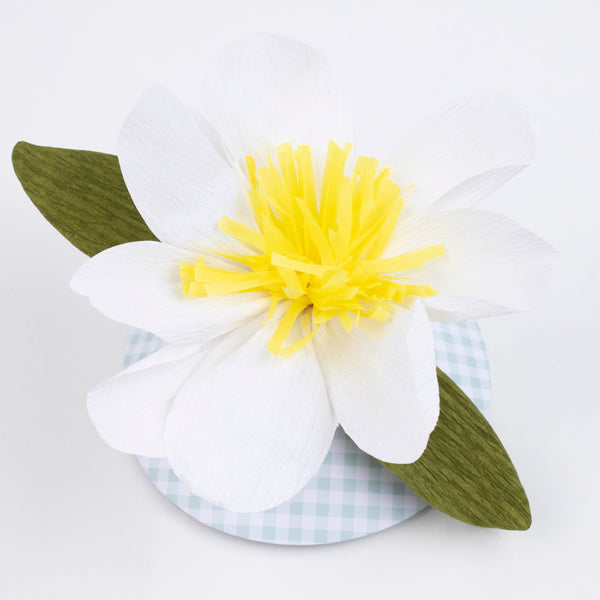 Our fabulous paper hats, with a large flower design and on trend green gingham details, are the perfect kids party hats. Image4