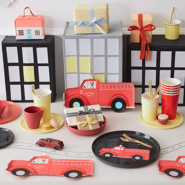 These wonderful plates, featuring a fire truck and lots of shiny holographic foil, will look amazing as a boys party theme. Image2