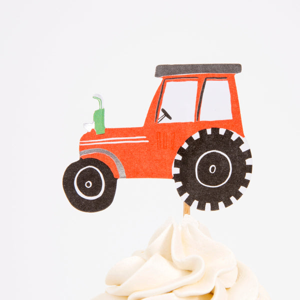 Our cupcake kit with farm toppers and cupcake cases, is ideal for a farm birthday party. Image4