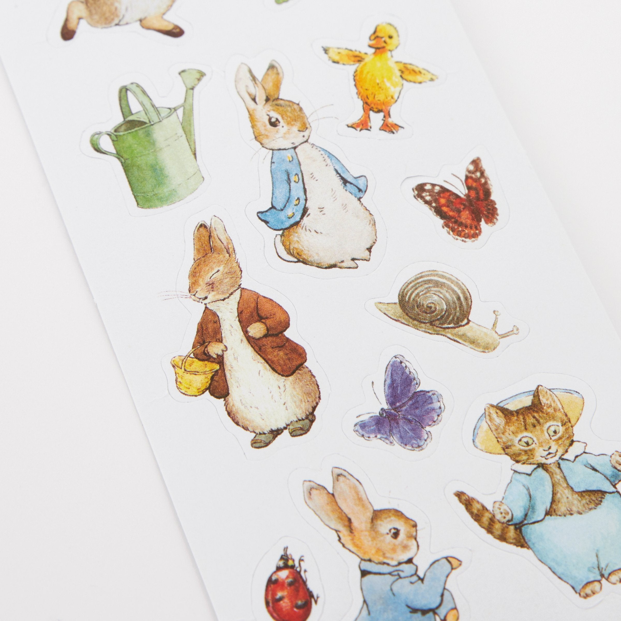 The 306 stickers come in an easy-to-use roll, with 17 delightful Peter Rabbit and friends designs.