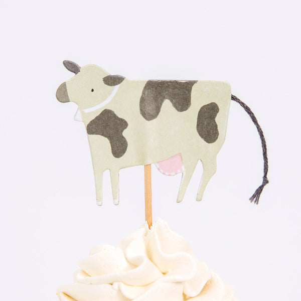 Our cupcake kit with farm toppers and cupcake cases, is ideal for a farm birthday party. Image8