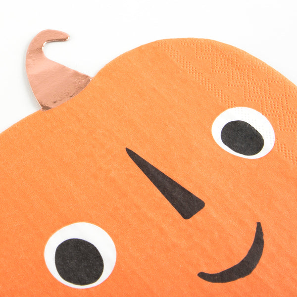 These pumpkin napkins are perfect as Halloween party decorations. Image3