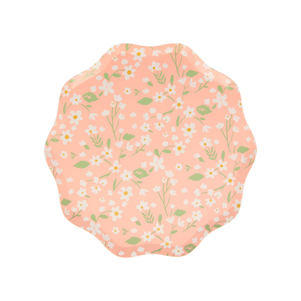 Our paper plates have a pretty design of ditsy florals, perfect as cocktail plates, picnic plates or for garden parties. Image7